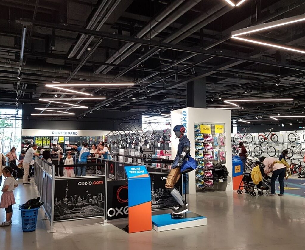 فروشگاه لوازم ورزشی هوشمند Decathlon در کره جنوبی با محصولات هوشمند HDL